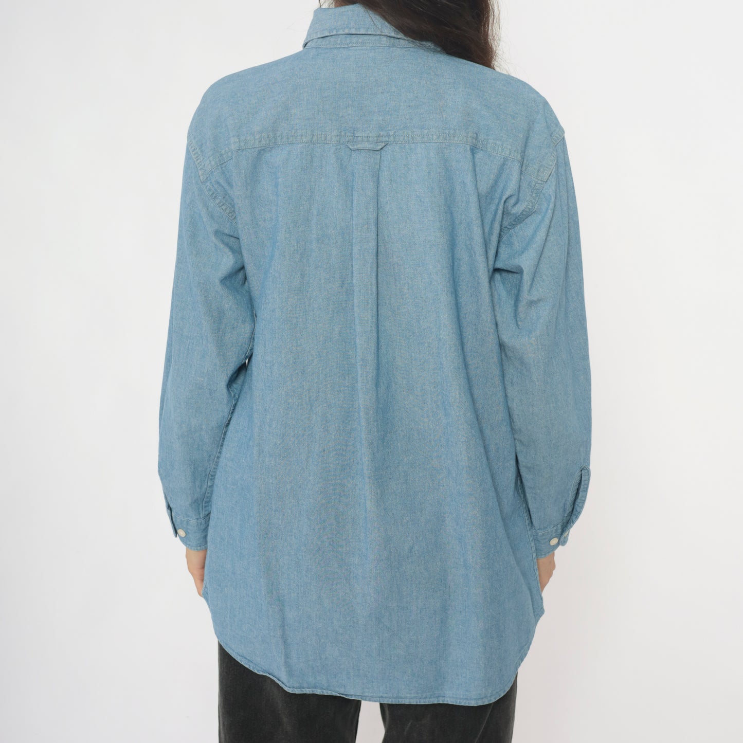 Looney Tunes Shirt Y2K Warner Bros Chambray Blue Denim Embroidered Cartoon Character Cotton Vintage Tweety Bugs Bunny Sylvester Taz Medium M