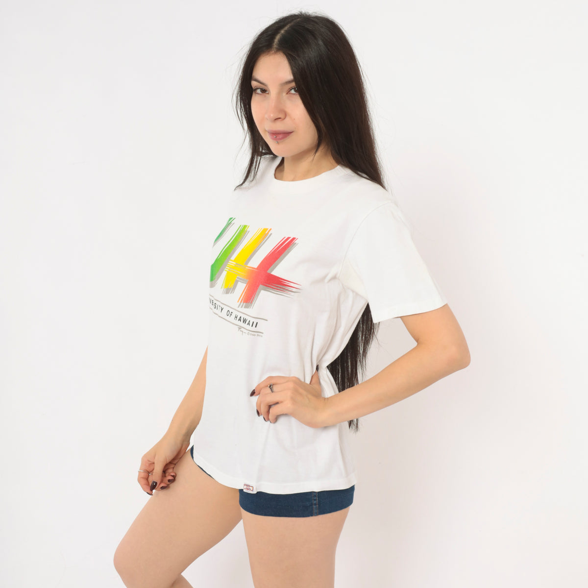 90s University Of Hawaii Tee Crazy Shirts White Cotton Rainbow Graphic Short Sleeve Crew Neck Souvenir Green Yellow Red Collegiate Travel Tourist T Shirt Vintage Medium M
