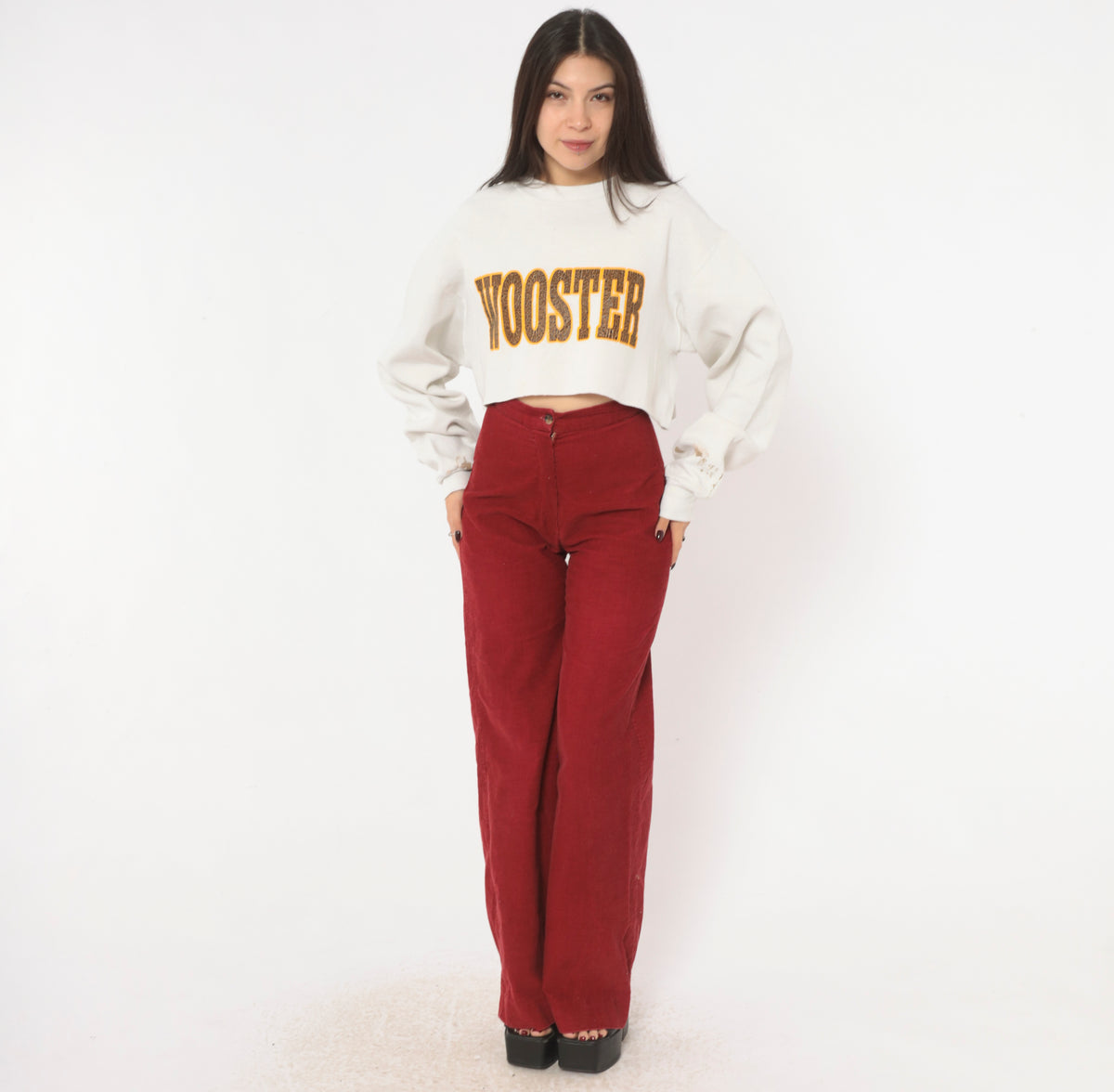 90s Cropped Sweatshirt Cream Wooster College Graphic Crewneck Cotton Long Sleeve Boxy Raw Hem Collegiate Preppy Brown Orange Crop Top Shirt Vintage Jan Sport Medium M