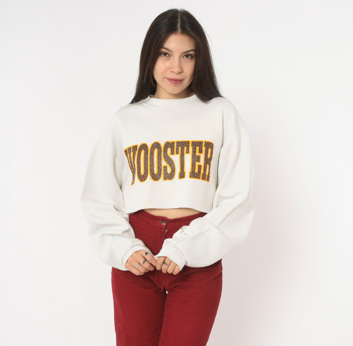 90s Cropped Sweatshirt Cream Wooster College Graphic Crewneck Cotton Long Sleeve Boxy Raw Hem Collegiate Preppy Brown Orange Crop Top Shirt Vintage Jan Sport Medium M
