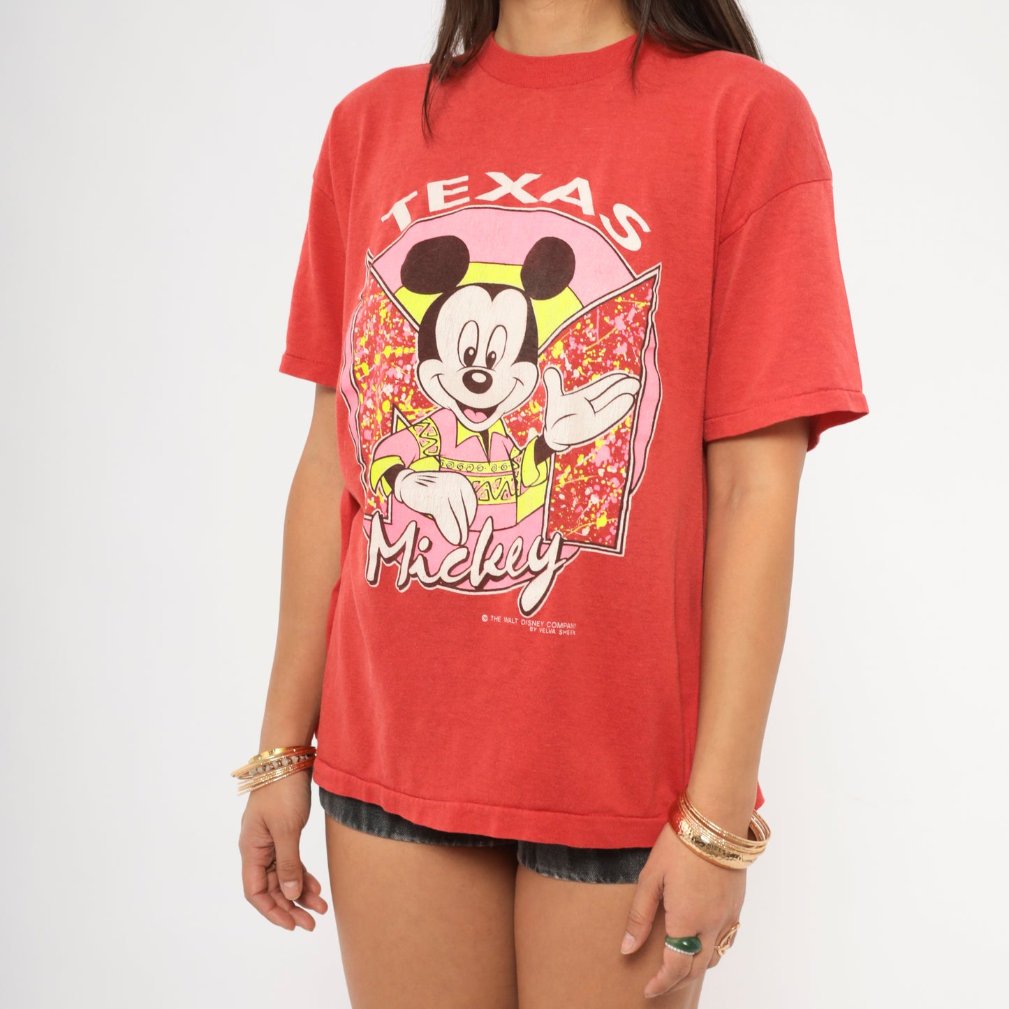 Texas Mickey Mouse Tee 80s Disney Graphic Shirt Red Cotton Cowboy Western Cartoon Short Sleeve Relaxed Fit Scarlet Crimson Top Medium M
