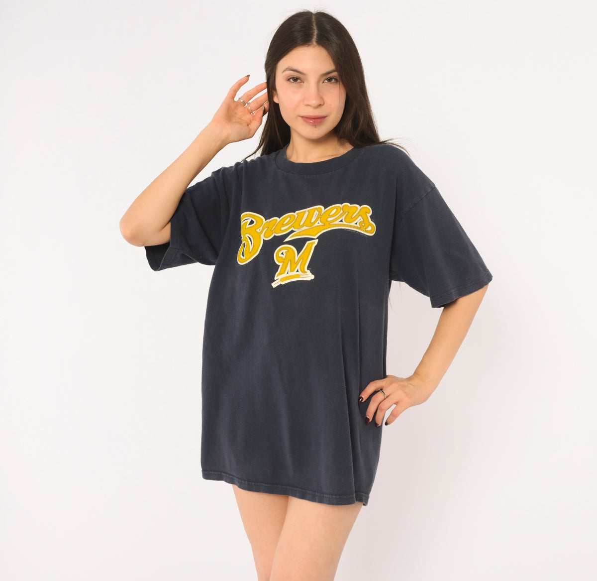 Milwaukee Brewers Tee 90s MLB Baseball Graphic Shirt Navy Blue Cotton Yellow Gold Script Logo Lee Sport Short Sleeve Crew Neck Boxy Sports Fan Wisconsin Unisex Large L