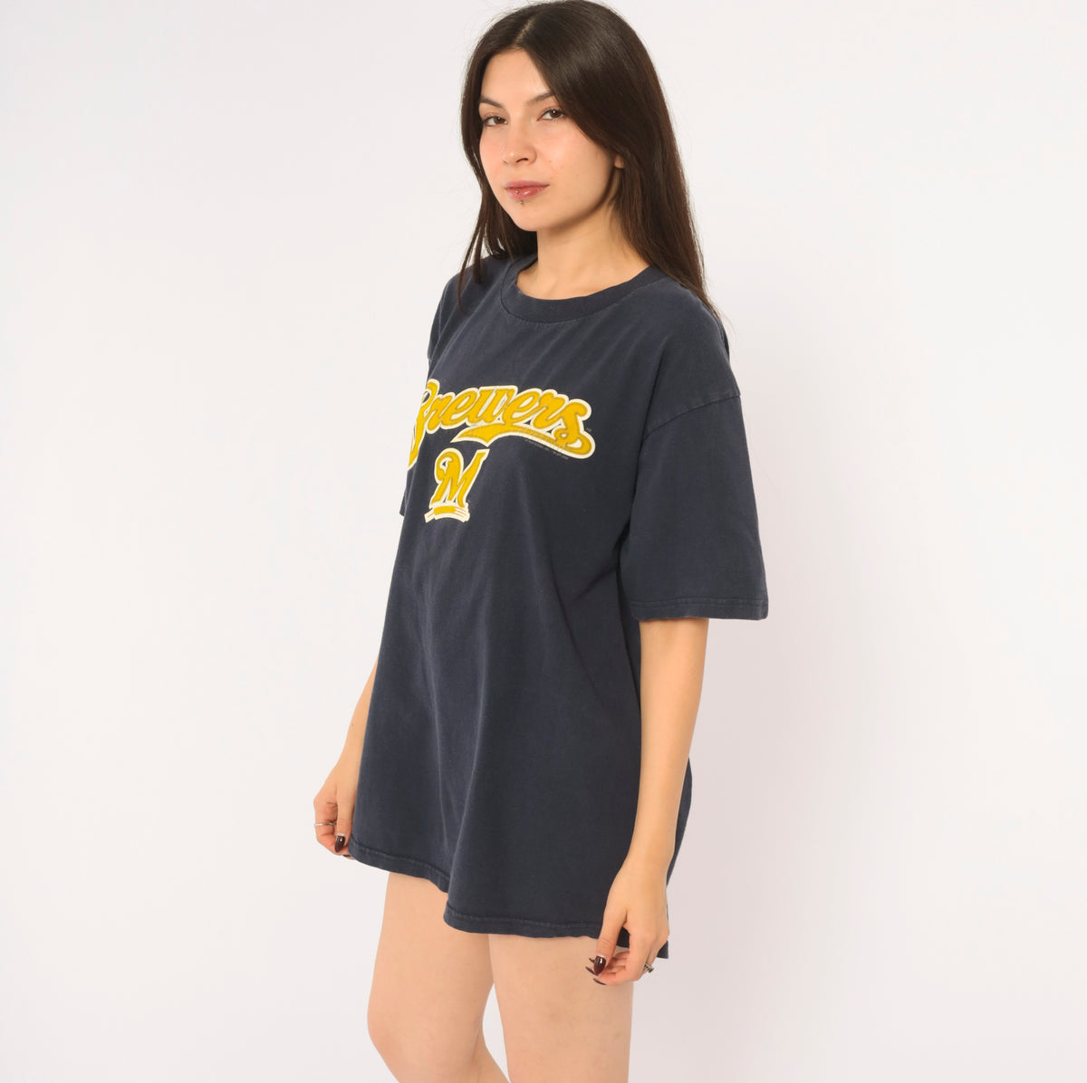 Milwaukee Brewers Tee 90s MLB Baseball Graphic Shirt Navy Blue Cotton Yellow Gold Script Logo Lee Sport Short Sleeve Crew Neck Boxy Sports Fan Wisconsin Unisex Large L