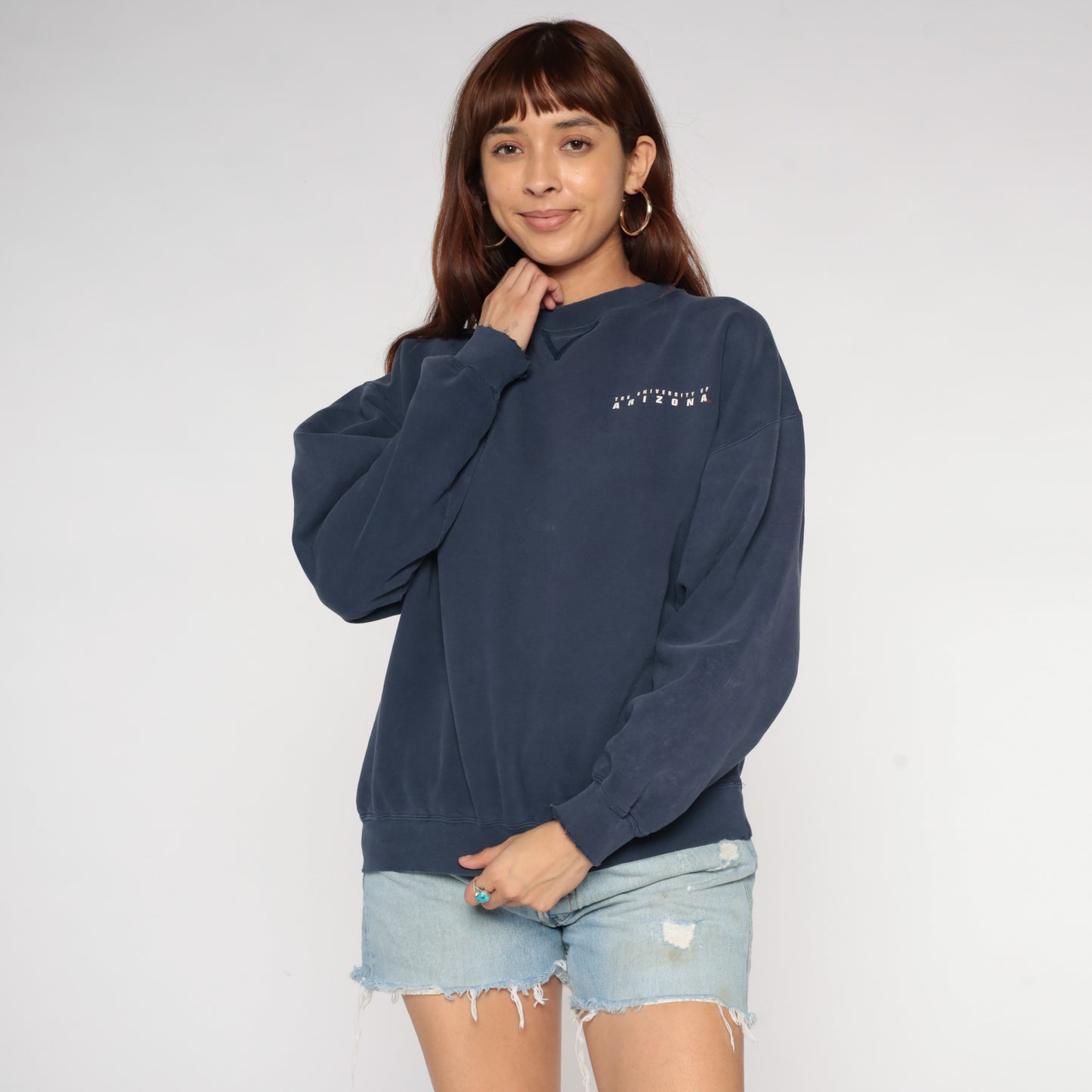 90s University Arizona Wildcats Sweatshirt Navy Blue Embroidered Cats Logo Vintage College Athletic Team Gear For Sports Collegiate Medium M