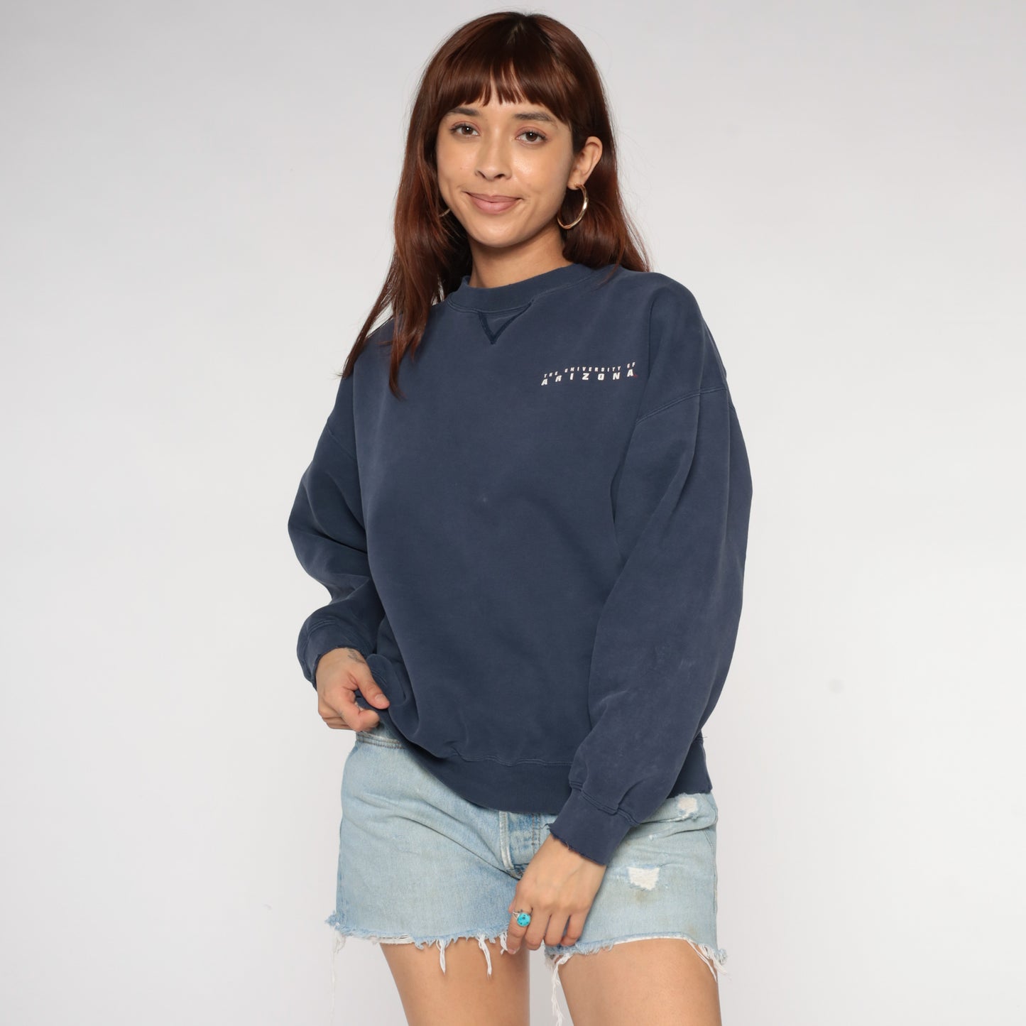 90s University Arizona Wildcats Sweatshirt Navy Blue Embroidered Cats Logo Vintage College Athletic Team Gear For Sports Collegiate Medium M