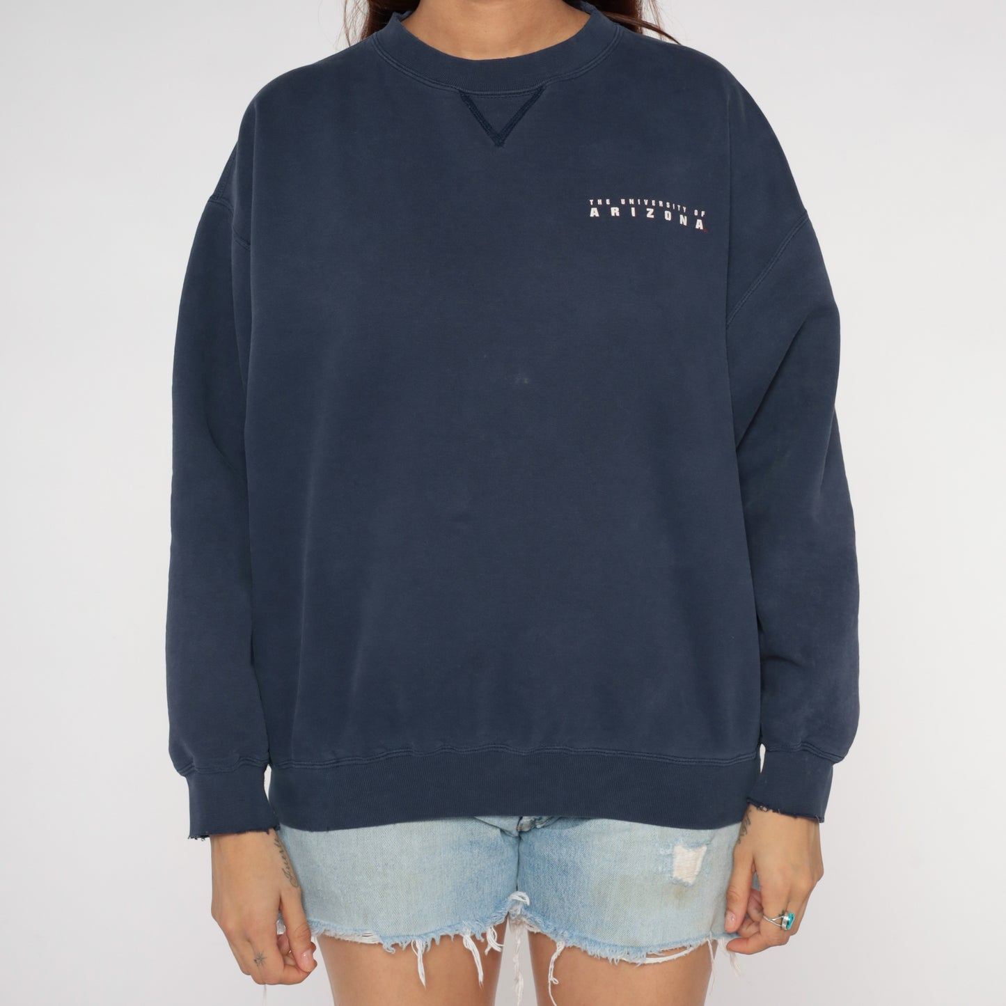 90s University Arizona Wildcats Sweatshirt Navy Blue Embroidered Cats Logo Vintage College Athletic Team Gear For Sports Collegiate Medium M