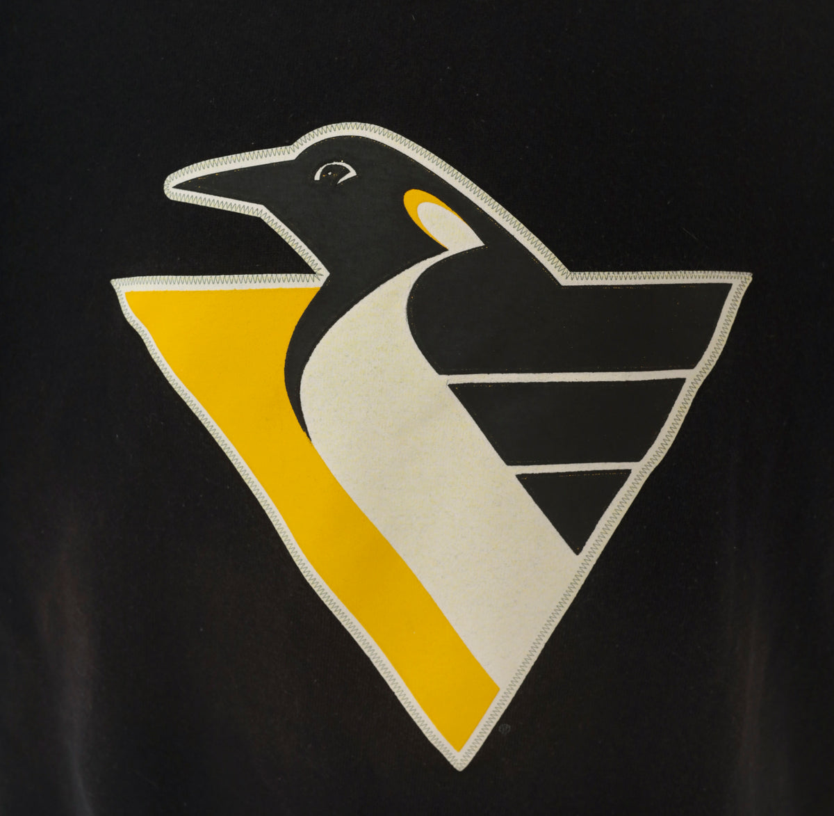 90s Pittsburgh Penguins Sweatshirt Lemieux 66 NHL Hockey Crewneck Black Yellow Cotton Pullover Lee Sport Graphic Jersey Number Sports Fan Long Sleeve Top Large L