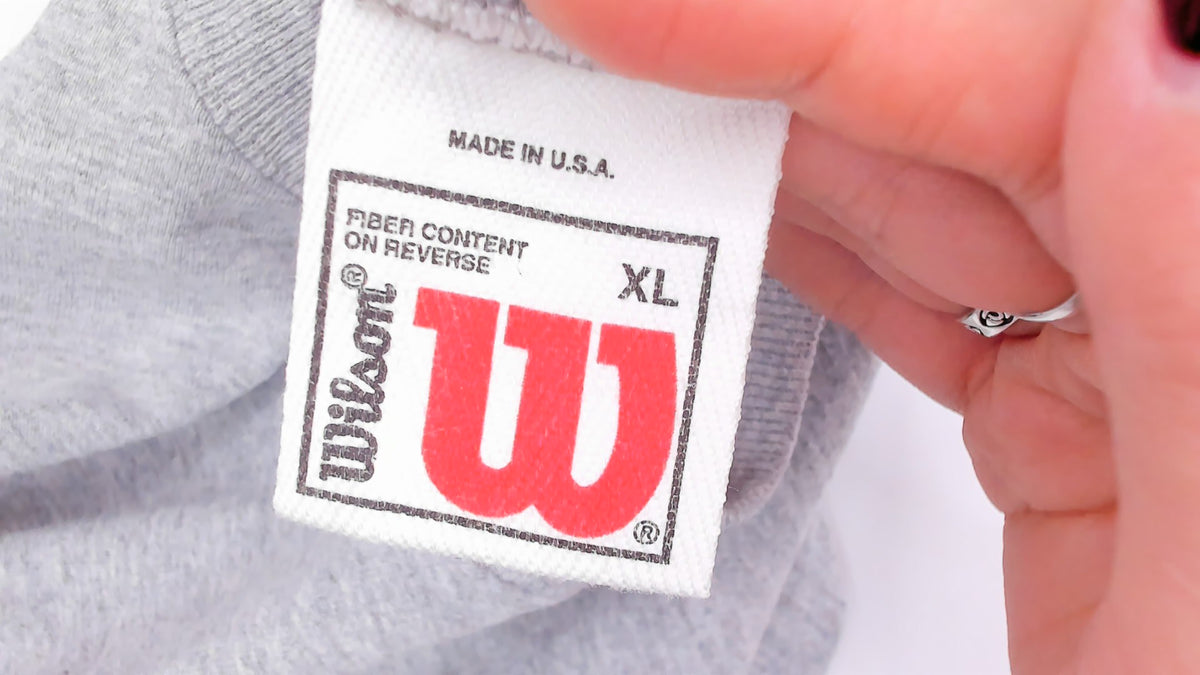 90s Wilson Muscle Tee Grey Heather Cotton Sleeveless Tank Top Red Logo Graphic Crew Neck Cut Off Boxy Long Tunic Athletic Sporty Unisex Vintage Extra Large XL