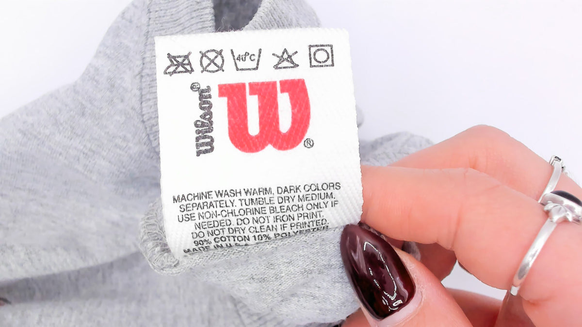 90s Wilson Muscle Tee Grey Heather Cotton Sleeveless Tank Top Red Logo Graphic Crew Neck Cut Off Boxy Long Tunic Athletic Sporty Unisex Vintage Extra Large XL