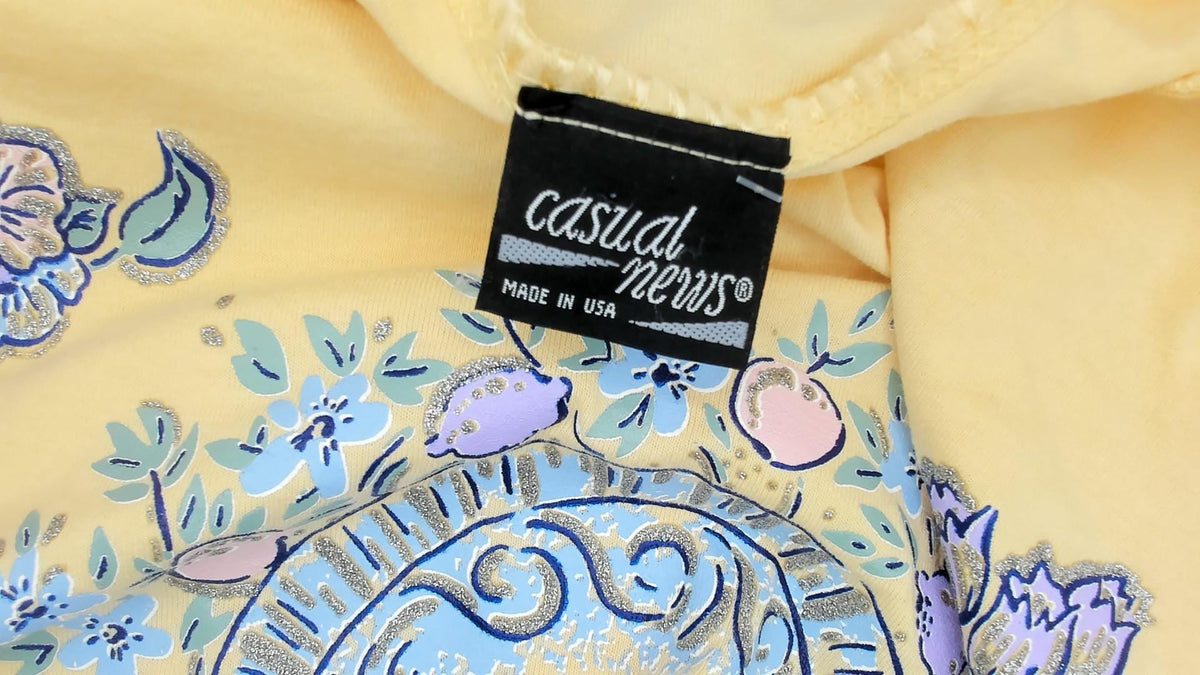 90s Casual News Floral Graphic Tee Yellow Pastel Fruit Print Small S
