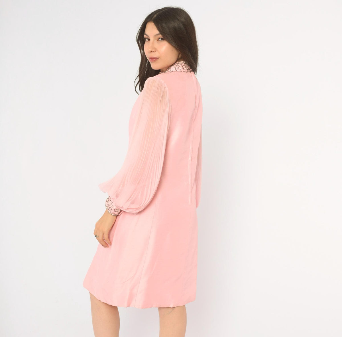 60s Pink Beaded Collar Shift Dress Bishop Sleeve Knee-Length Small S
