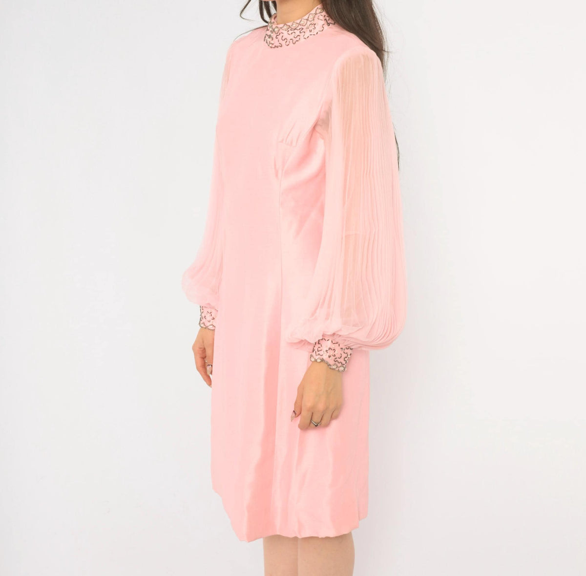 60s Pink Beaded Collar Shift Dress Bishop Sleeve Knee-Length Small S