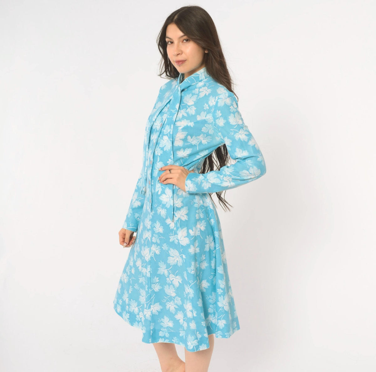 70s Montgomery Ward Floral Dress Blue Leaf Print Tie Neck Button Front Medium M