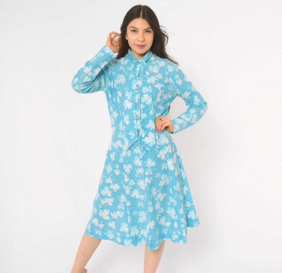 70s Montgomery Ward Floral Dress Blue Leaf Print Tie Neck Button Front Medium M