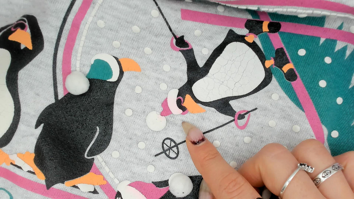 90s PegiGoff Penguin Ski Sweatshirt Grey Pink Collar Graphic Crewneck Large L
