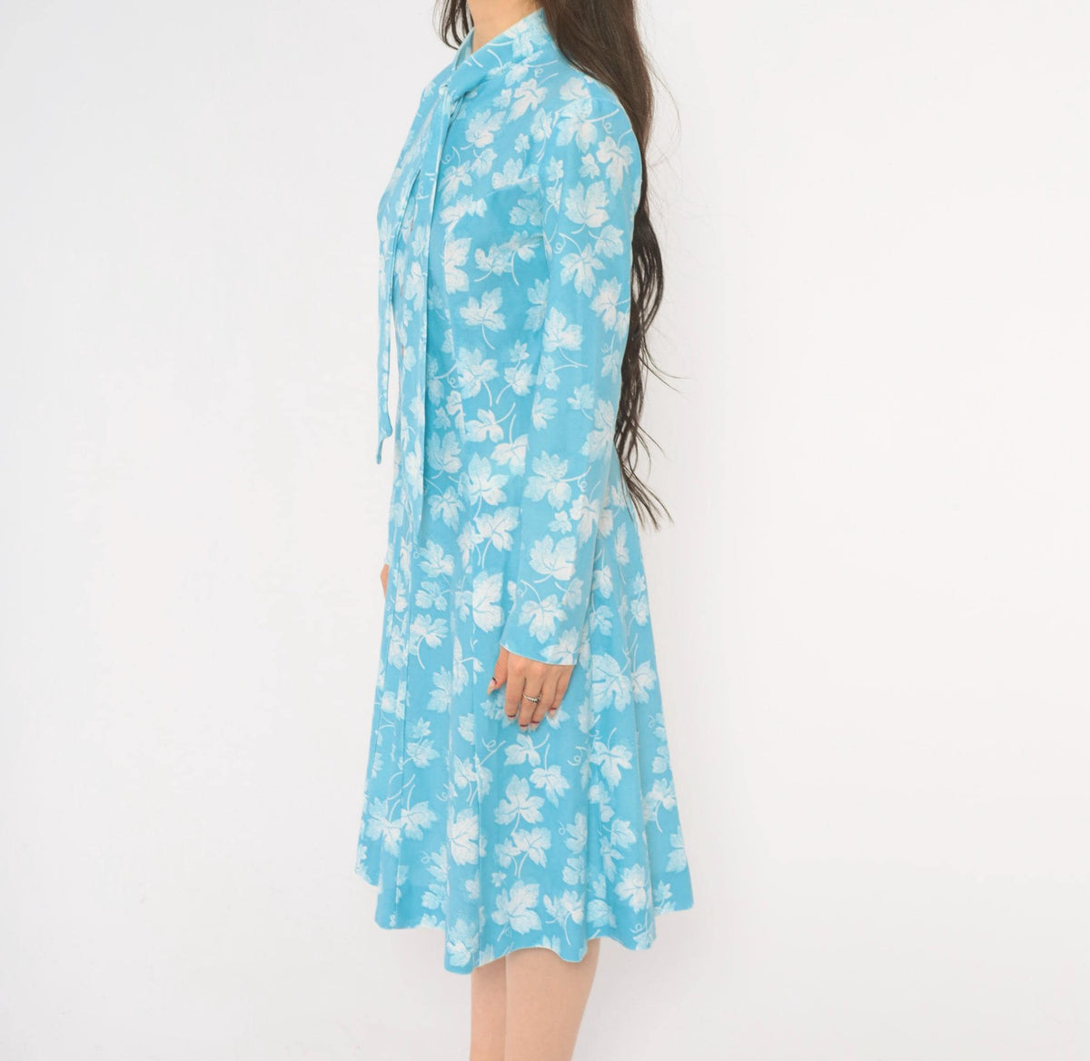 70s Montgomery Ward Floral Dress Blue Leaf Print Tie Neck Button Front Medium M